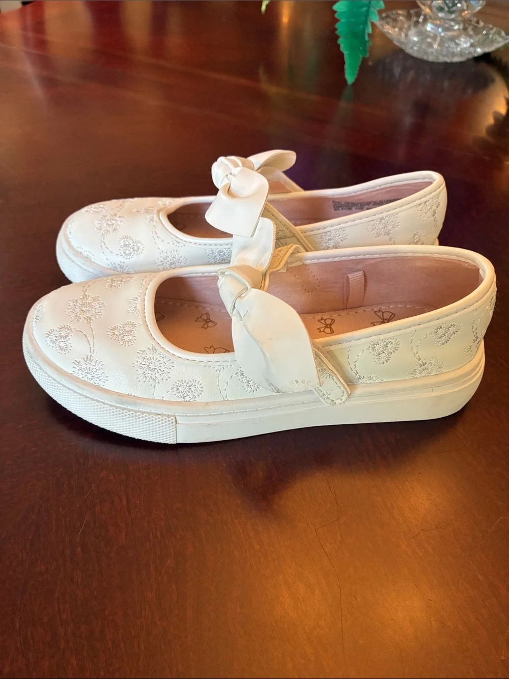 Self Esteem Toddler Girls White Floral Embroidered Mary Jane Bow Sneakers 12 🌸